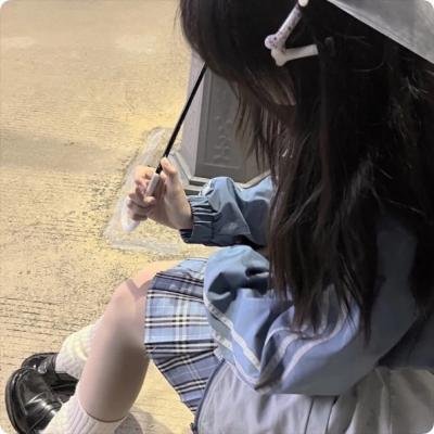 燕子与鹦鹉